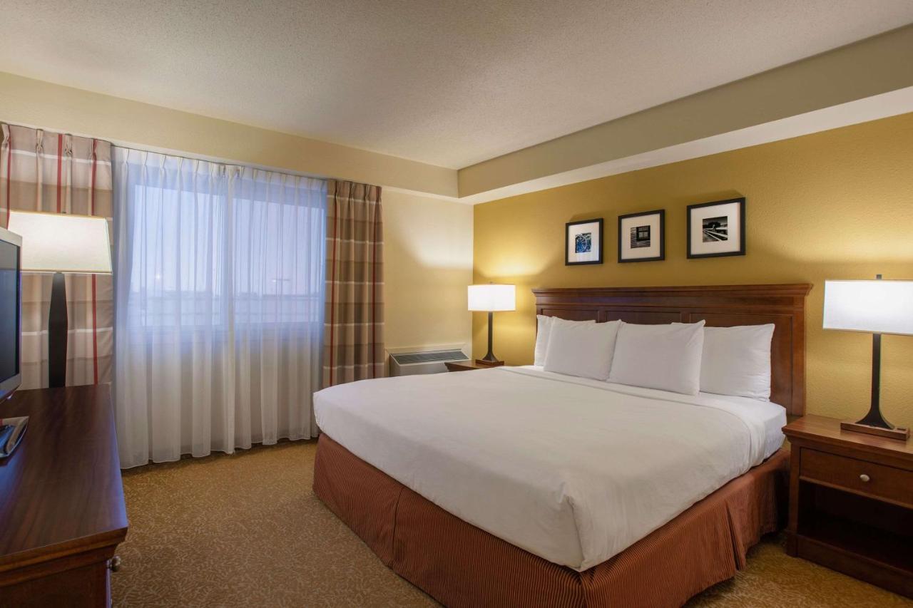 Travelodge Suites By Wyndham Regina - Eastgate Bay المظهر الخارجي الصورة