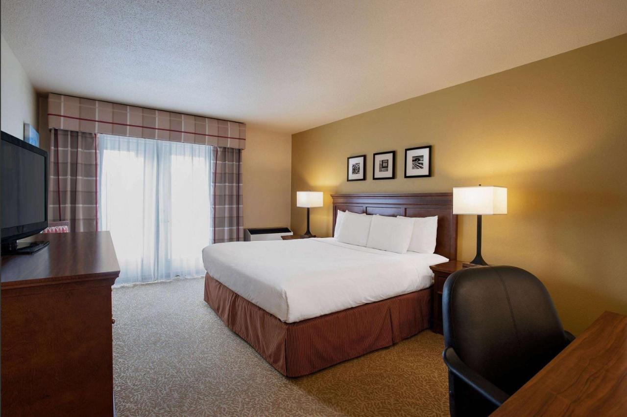 Travelodge Suites By Wyndham Regina - Eastgate Bay المظهر الخارجي الصورة
