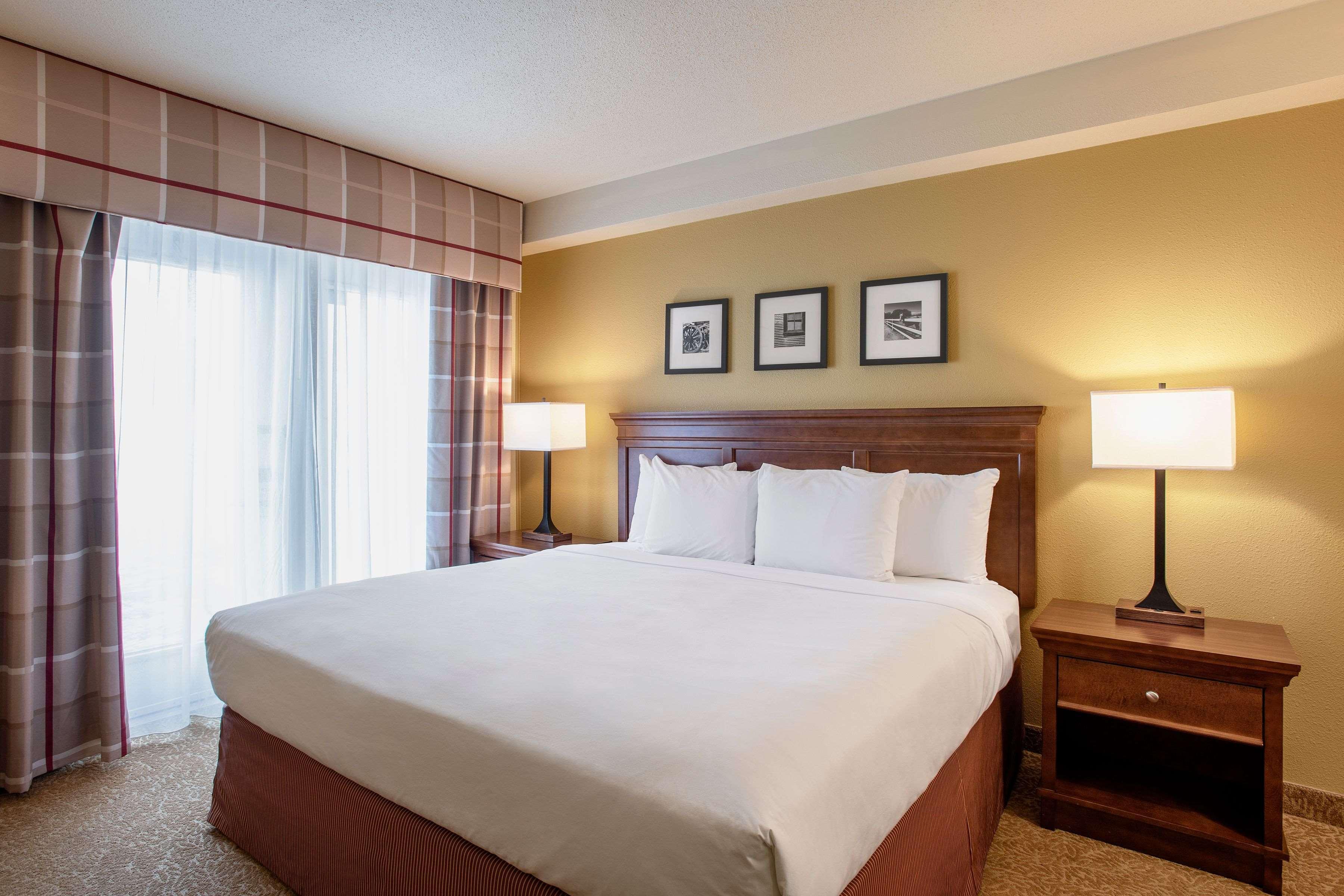 Travelodge Suites By Wyndham Regina - Eastgate Bay المظهر الخارجي الصورة