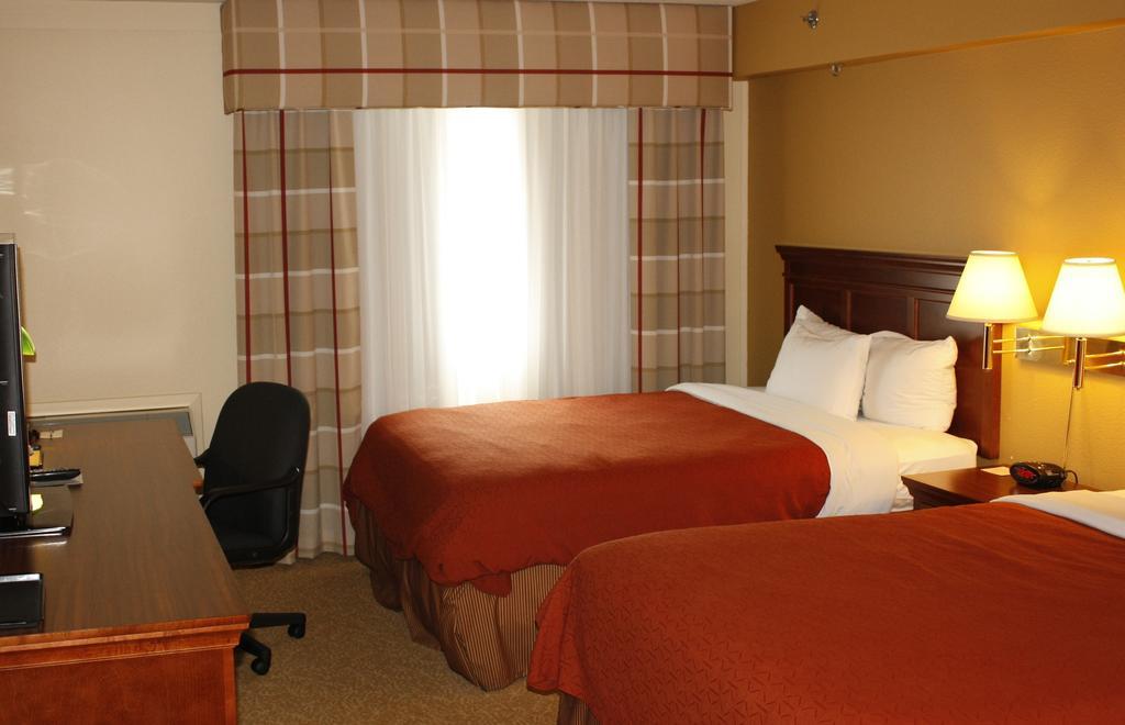 Travelodge Suites By Wyndham Regina - Eastgate Bay المظهر الخارجي الصورة