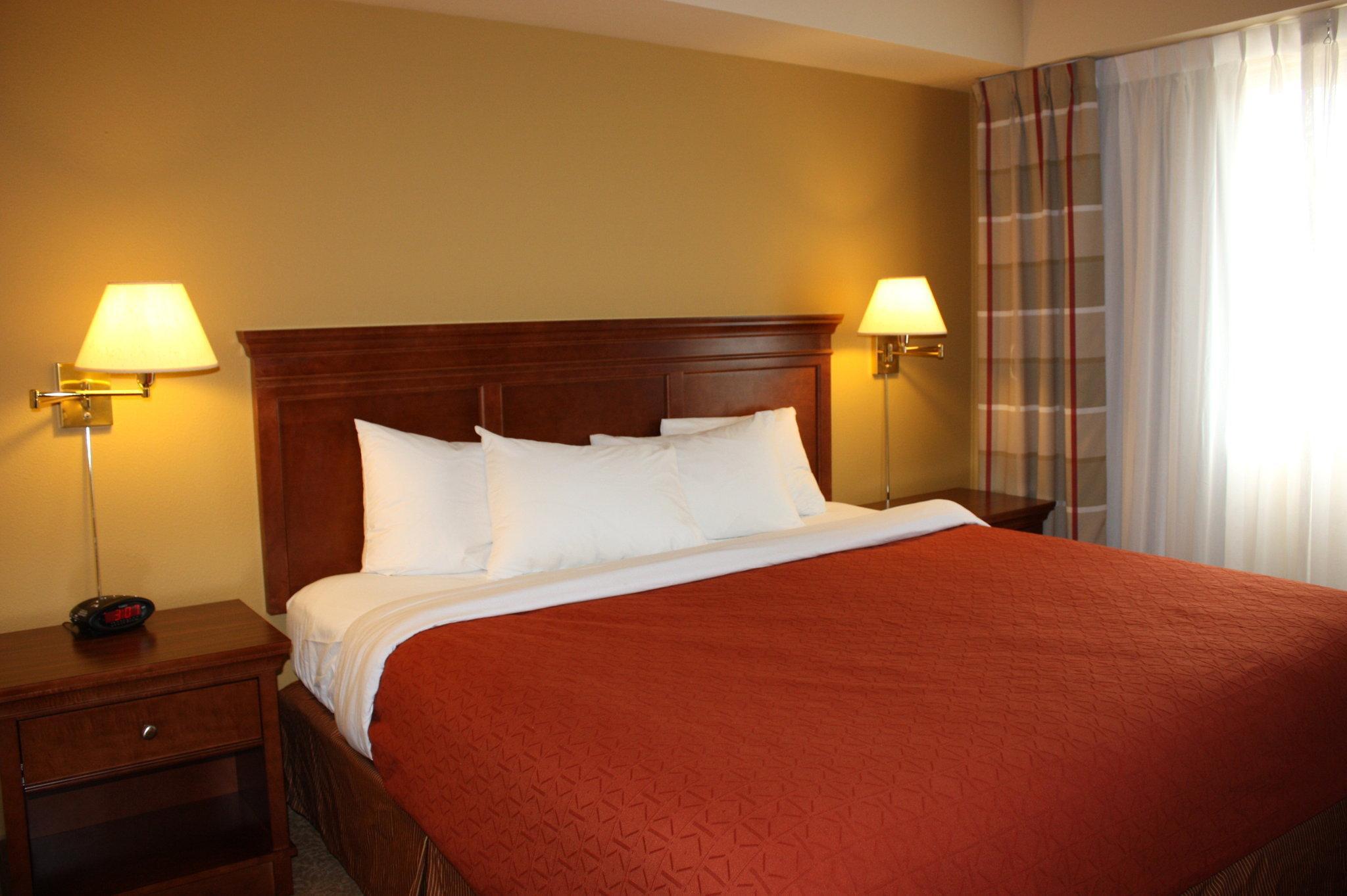 Travelodge Suites By Wyndham Regina - Eastgate Bay المظهر الخارجي الصورة