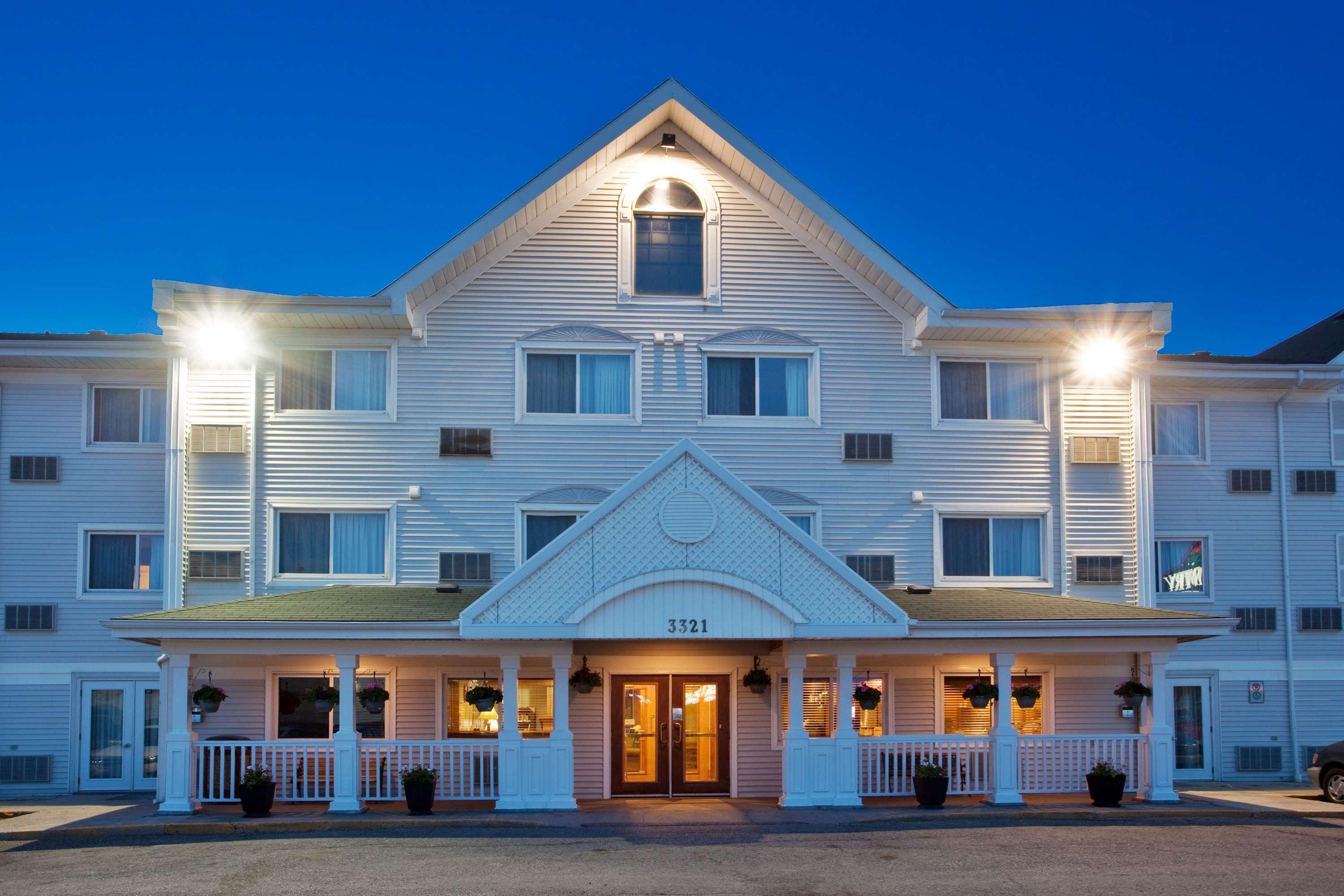 Travelodge Suites By Wyndham Regina - Eastgate Bay المظهر الخارجي الصورة