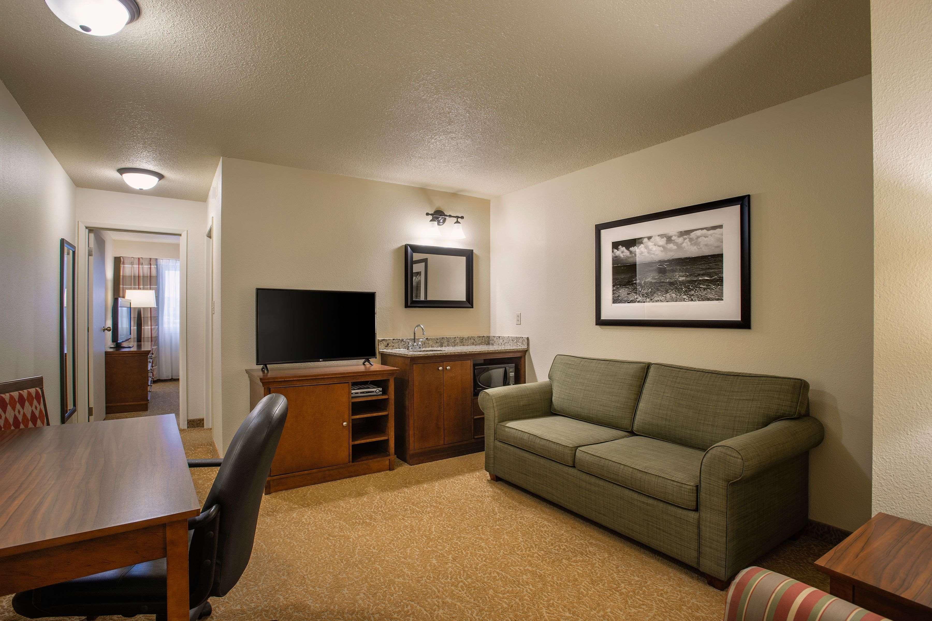 Travelodge Suites By Wyndham Regina - Eastgate Bay المظهر الخارجي الصورة