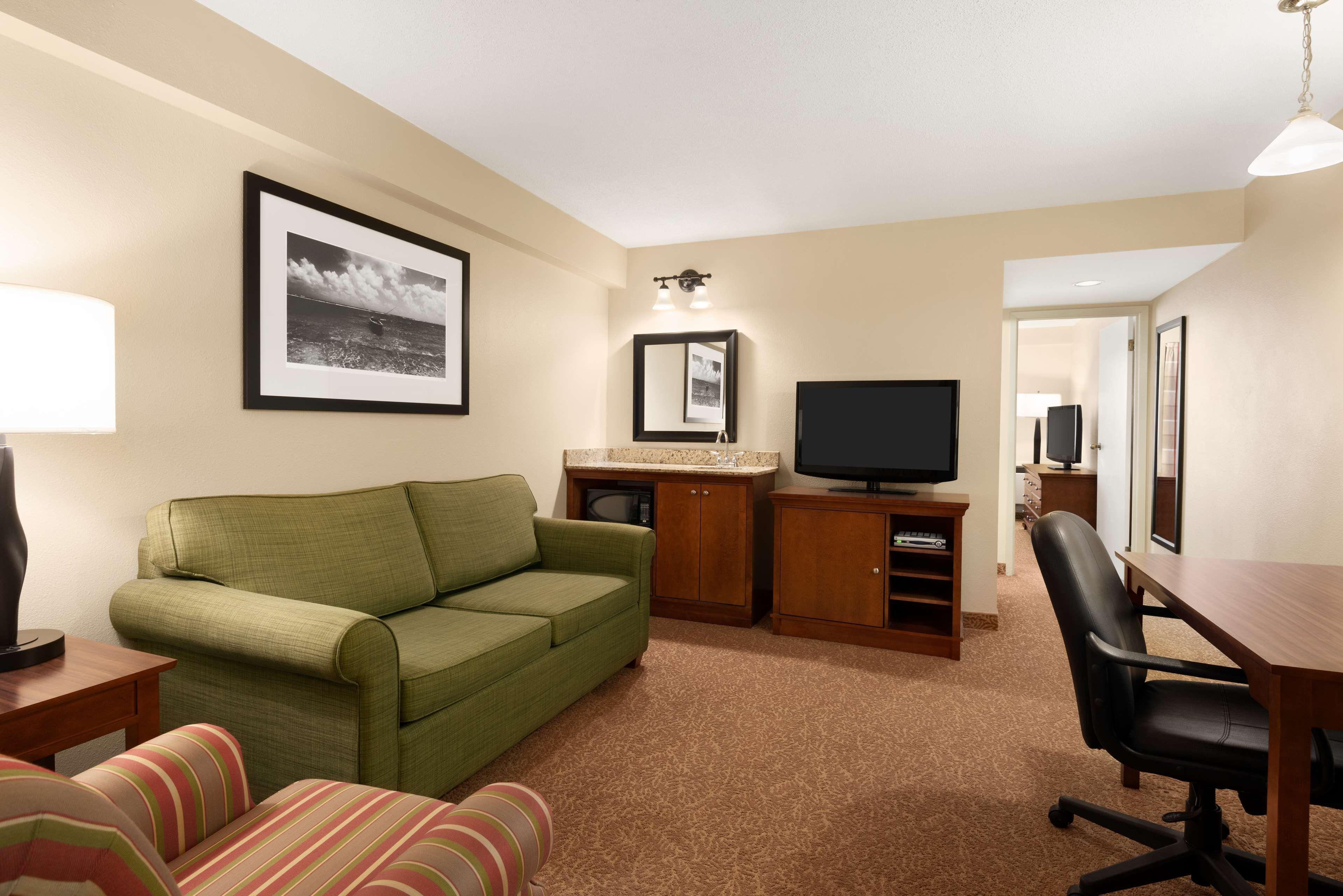 Travelodge Suites By Wyndham Regina - Eastgate Bay المظهر الخارجي الصورة