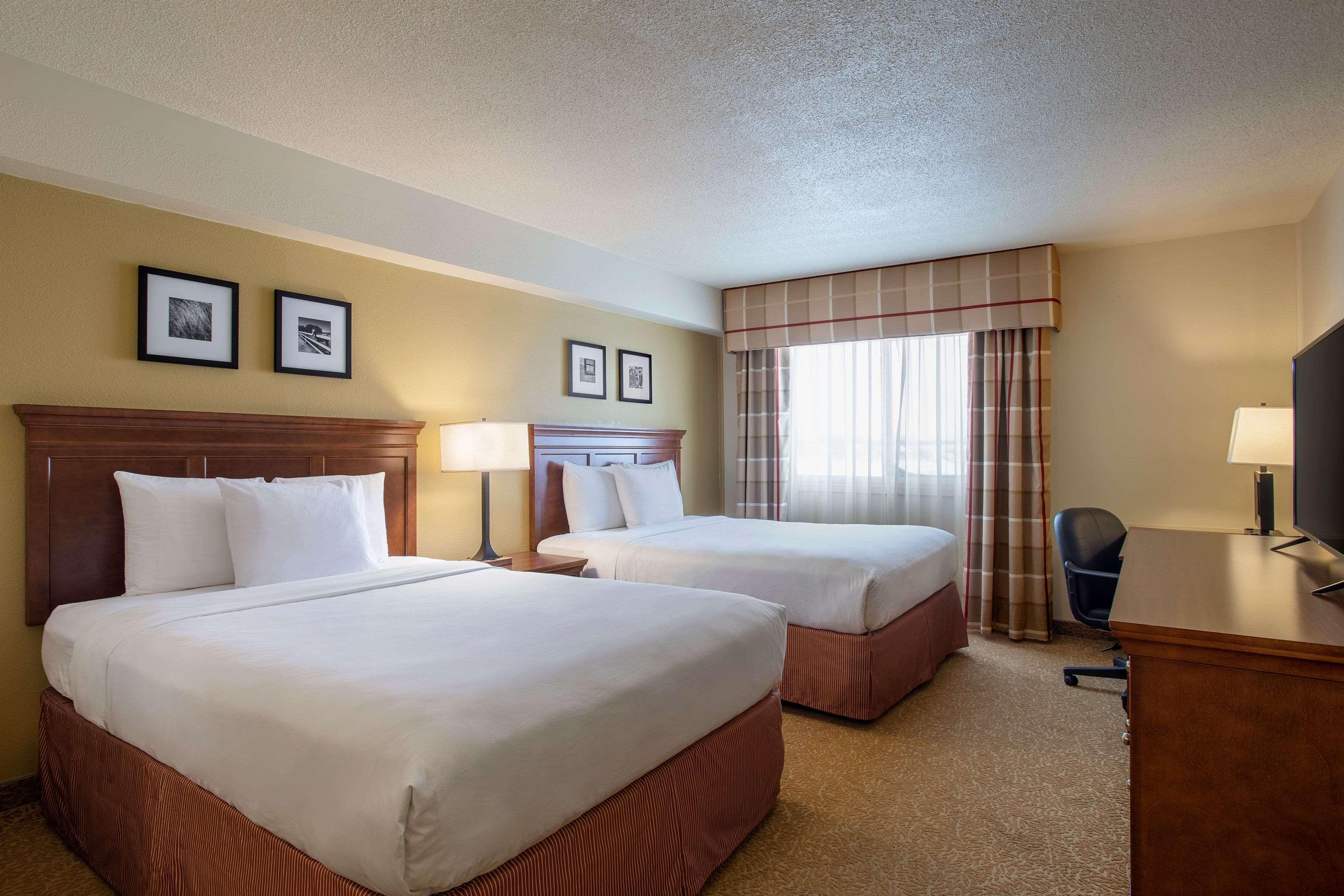 Travelodge Suites By Wyndham Regina - Eastgate Bay المظهر الخارجي الصورة