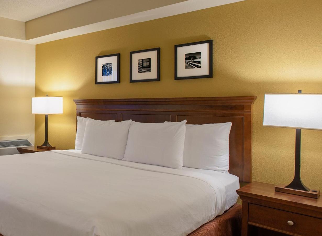 Travelodge Suites By Wyndham Regina - Eastgate Bay المظهر الخارجي الصورة
