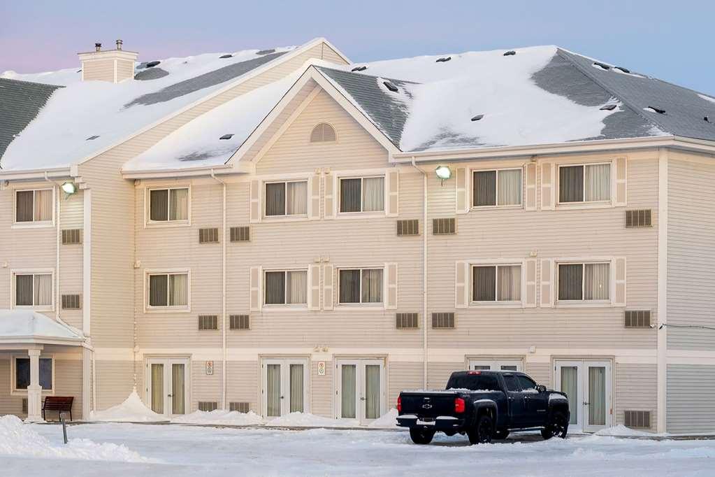 Travelodge Suites By Wyndham Regina - Eastgate Bay المظهر الخارجي الصورة