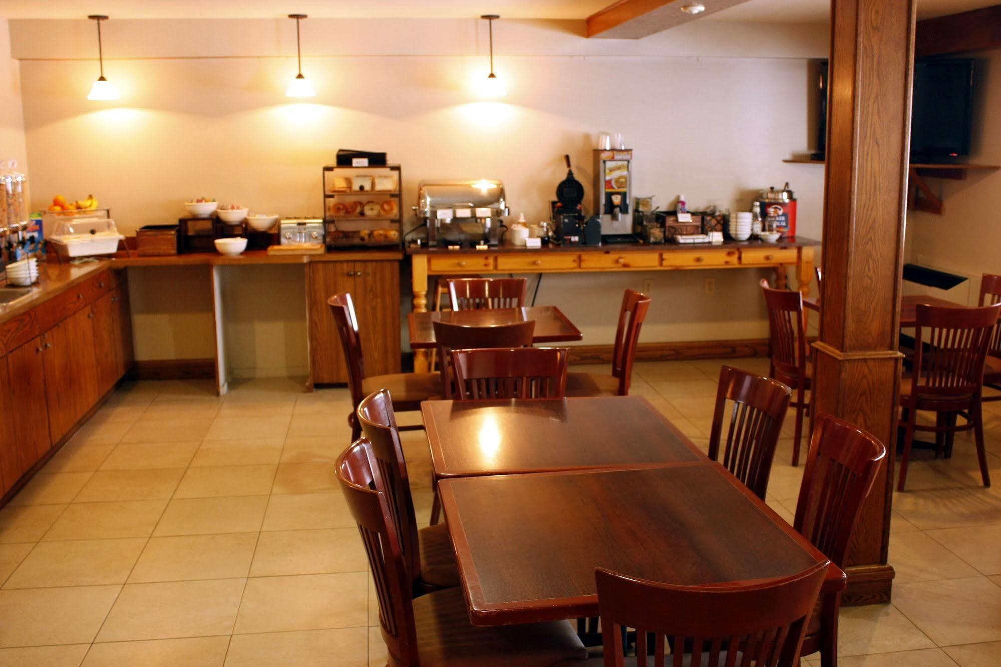 Travelodge Suites By Wyndham Regina - Eastgate Bay المظهر الخارجي الصورة